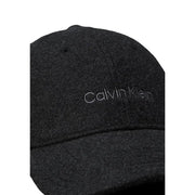 Calvin Klein Schwarze Herrenkappe mit dezentem, gesticktem Logo, Vorderansicht
