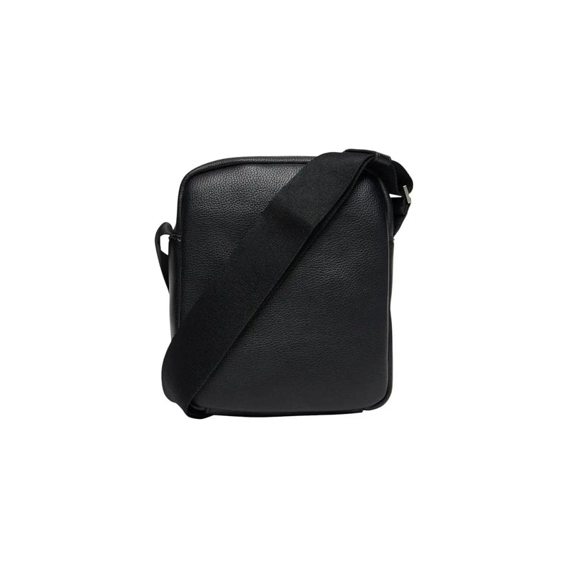 Calvin Klein Schwarze Umhängetasche für Damen aus genarbtem Leder mit verstellbarem Riemen, Vorderansicht