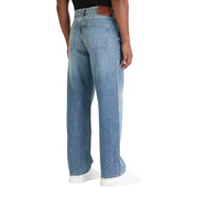 Calvin Klein Herrenjeans in hellem Blau, klassisch, lässig, weites Bein, 100 % Baumwolle mit braunem Leder-Markenpatch am Bund