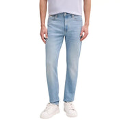 Rückansicht einer blauen Calvin Klein Herren-Jeans aus Baumwoll-Denim mit heller Waschung, geradem Bein und dezenter Auswaschung.