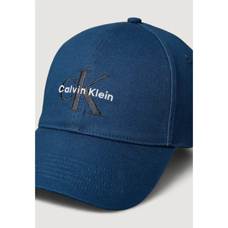 Tiefblau Calvin Klein Jeans Baseballkappe für Herren aus Bio-Baumwolle mit auffälligem, weiß-dunkelgrau gesticktem CK-Logo