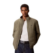 Olivgrüne Nylon-Bomberjacke mit dezenten Calvin Klein Logo auf der linken Brust von Calvin Klein Jeans Herrenkollektion