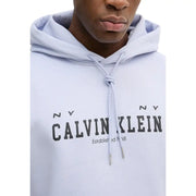 Hellblaue Baumwolle Calvin Klein Jeans Herren-Kapuzenpullover mit schwarzem New Yorker Calvin Klein Gegründet 1968, Beschriftung und passende Kordelzüge