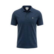Marineblaues, strukturiertes Kurzarm-Poloshirt aus Baumwolle von Calvin Klein Jeans mit weißem CK-Logo auf der linken Brust, Größe L