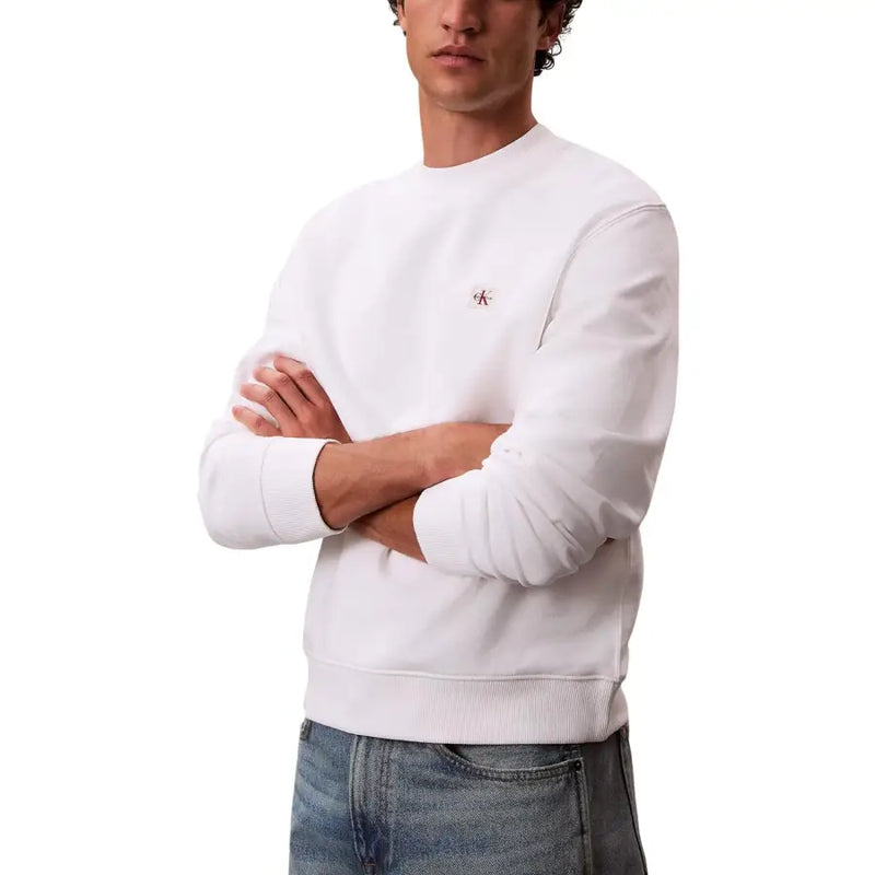 Calvin Klein Herren-Sweatshirt aus weißer Baumwolle mit Rundhalsausschnitt und kleinem, rotem, gesticktem Logo auf der linken Brust