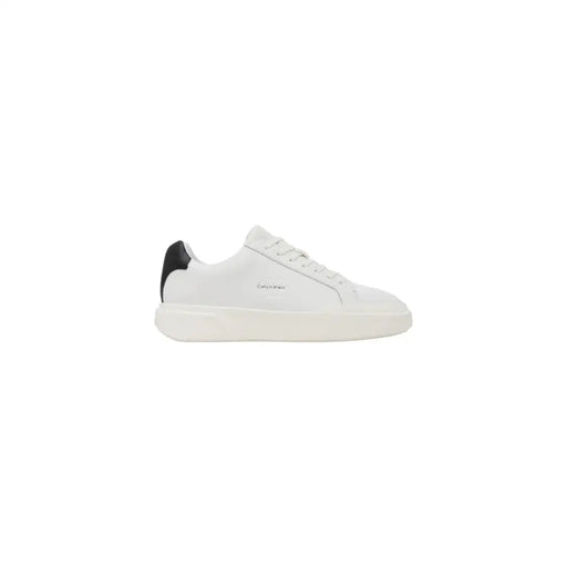 Weiße Calvin Klein Jeans-Sneaker für Herren aus Leder mit schwarzer Fersenlasche für Herbst und Winter