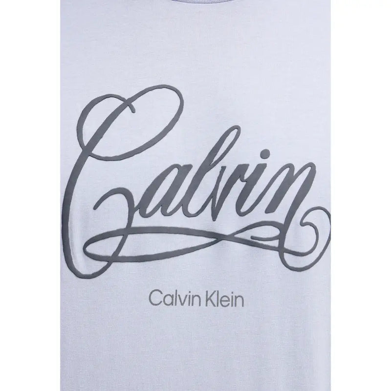 Weiß Calvin Klein Jeans-Herren-T-Shirt aus Baumwolle mit grauem, geschwungenem Calvin-Logo und kleinerem Markennamenaufdruck unten