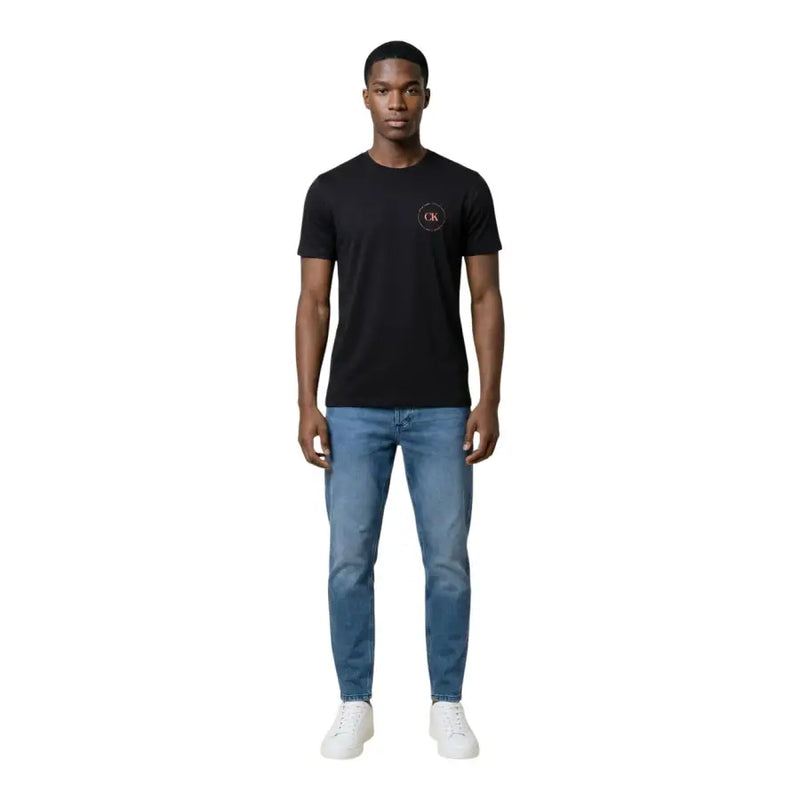 Schwarz Calvin Klein Jeans Männer t-shirt mit dezentem, gesticktem Logo auf der Brust aus weichem Baumwollmaterial