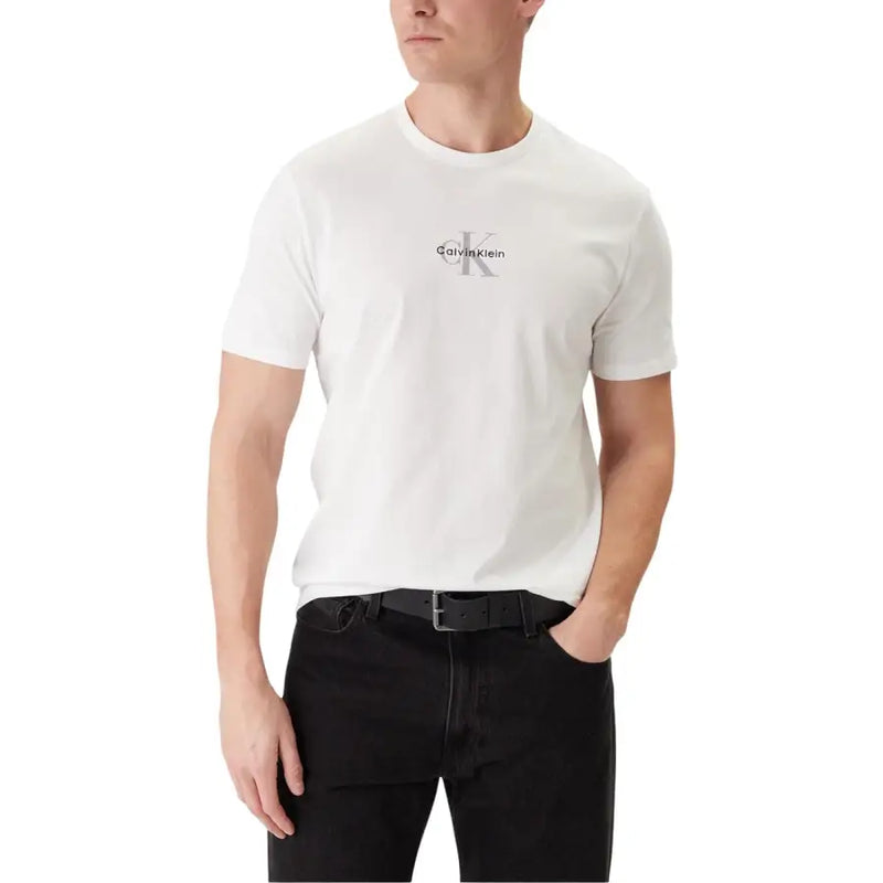 Calvin Klein Jeans Männer t-shirt Aus weißer Baumwolle mit dezentem grauen Logo auf der Brust für lässige Kleidung