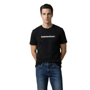 Schwarzes Calvin Klein Jeans Herren-Baumwoll-T-Shirt mit weißem Logo-Print auf der Brust für lässige Anlässe