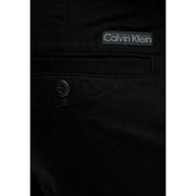 Schwarze Calvin Klein Herrenjeans mit dezent strukturiertem Stoff und elegantem, minimalistischem Design