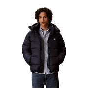 Calvin Klein Jeans Schwarze Steppjacke für Herren mit gestepptem Design und weißem Logo auf der linken Brust, Vorderansicht