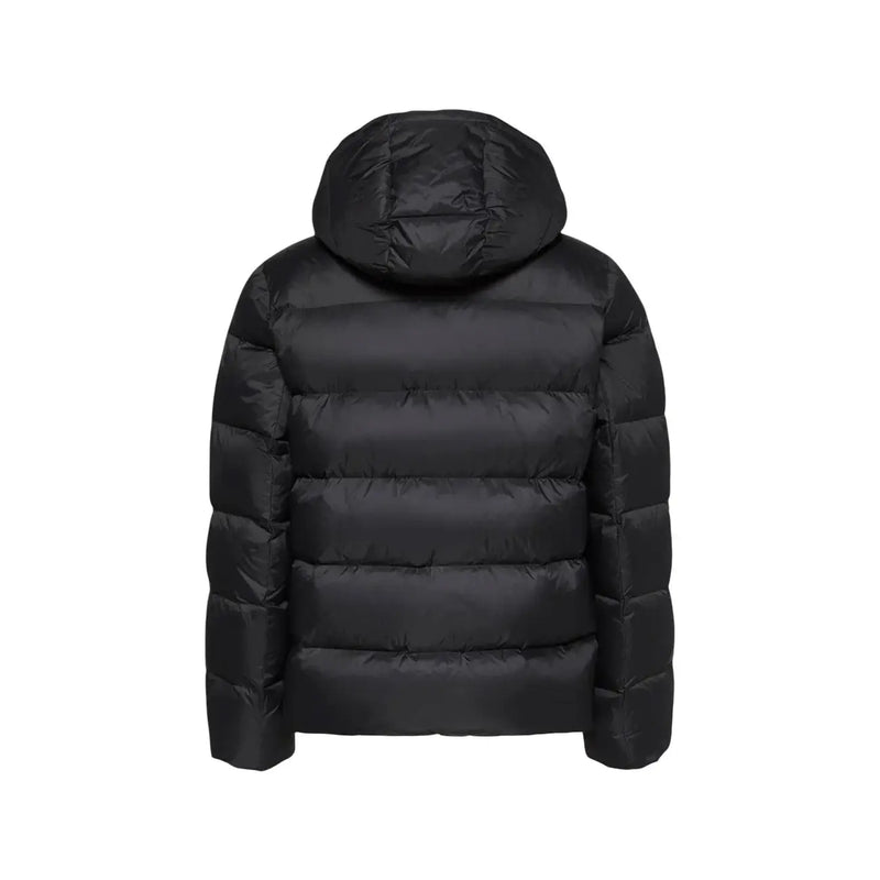 Calvin Klein Jeans Schwarze Steppjacke für Herren mit Kapuze und horizontalen Ziernähten, Vorderansicht