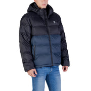Calvin Klein Jeans Steppjacke für Herren in Schwarz und Marineblau mit gestepptem Design und Kapuze, Vorderansicht