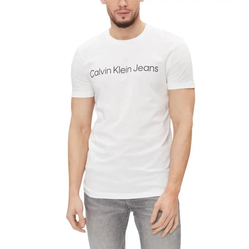 White cotton calvin klein jeans men t shirt with black logo across the chest for everyday wear