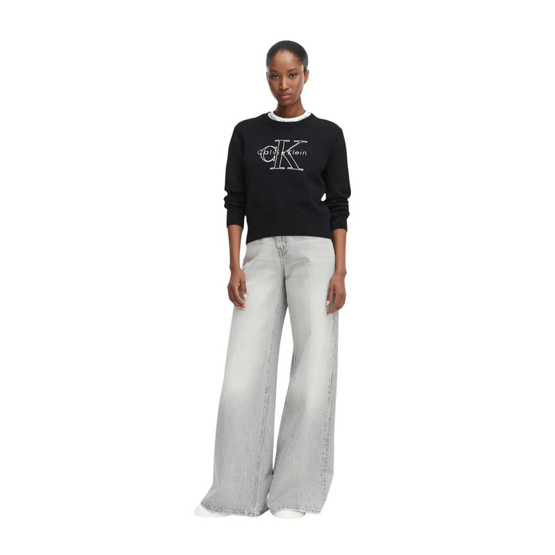 Schwarzer Strickpullover aus Baumwolle von Calvin Klein Jeans mit perlenbesetztem Ausschnitt und weißem, gesticktem Logo