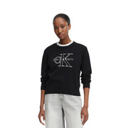 Calvin Klein Jeans Schwarzer Damen-Strickpullover aus Baumwolle mit weißem, gesticktem Logo und perlenartigem Halsausschnittbesatz.