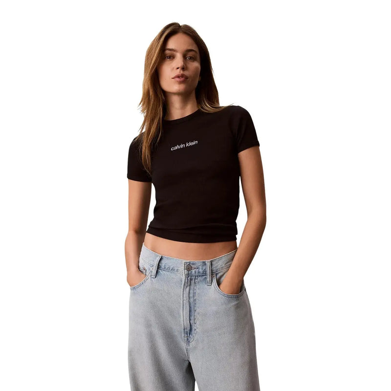 Schwarz Calvin Klein Jeans Frauen ernährten Baumwolle t-shirt mit weißem Logo auf der Brust und Rundhalsausschnitt
