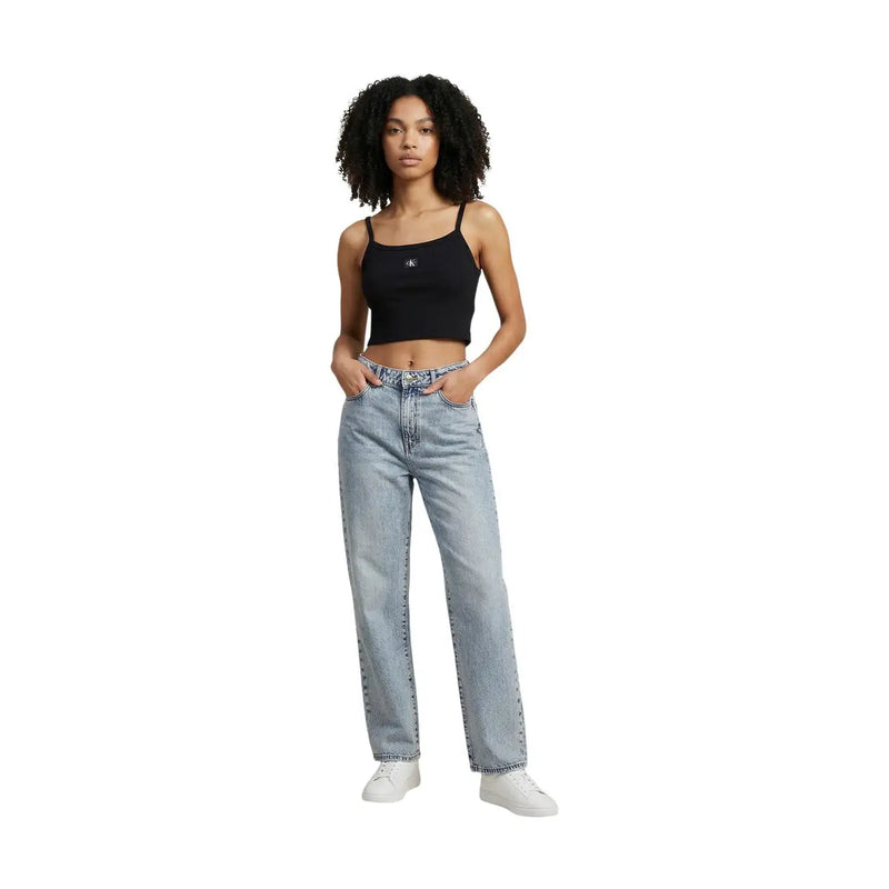 Hellblaue Jeans mit geradem Bein und klassischer Naht, kombiniert mit schwarzem Baumwollstoff von Calvin Klein für Damen. top
