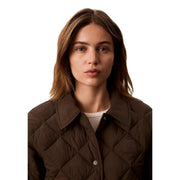 Braune gesteppte Nylonjacke für Damen von Calvin Klein Jeans mit klassischem Kragen und Knopfverschluss