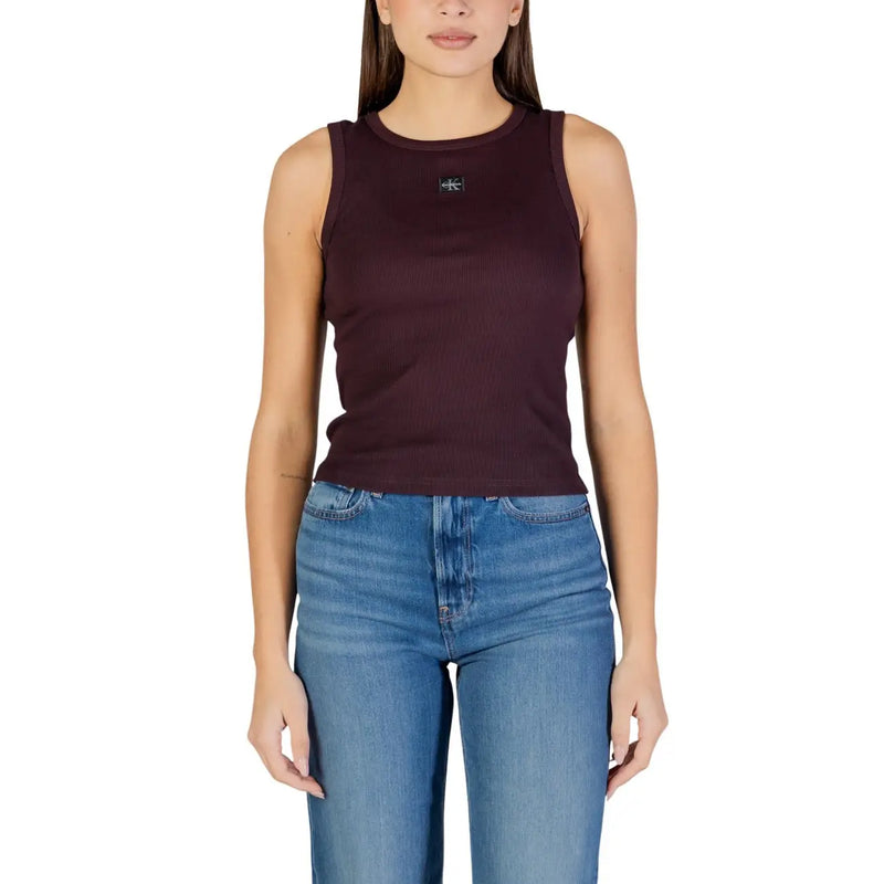 Calvin Klein Jeans ärmellos top aus dunkelburgunderrotem, geripptem Baumwoll-Elastan mit kleinem schwarzen Logo auf der Brust