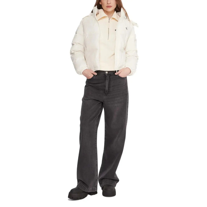 cremefarben Calvin Klein Jeans Weiße Damen-Nylon-Steppjacke mit Kapuze, Reißverschluss und Kapuze