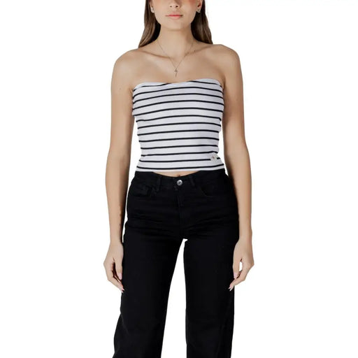 Calvin Klein Jeans women white and black striped sleeveless strapless crop top made of comfortable fabric