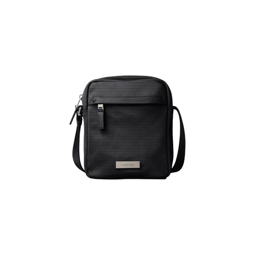 Calvin Klein Schwarze, elegante Reportertasche aus Nylon für Herren mit schlichtem, minimalistischem Design und strapazierfähigem Material, 16 x 20 x 6 cm