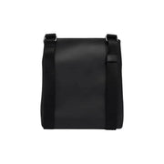 Calvin Klein Schwarze Herren-Schultertasche aus Polyurethan mit elegantem, minimalistischem Design und robusten Riemen, 19 x 21 x 4 Zentimeter.