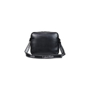 Schwarz Calvin Klein Laptop-Umhängetasche mit glänzendem Lederfinish und markantem Logo-Gurtband, 35 cm