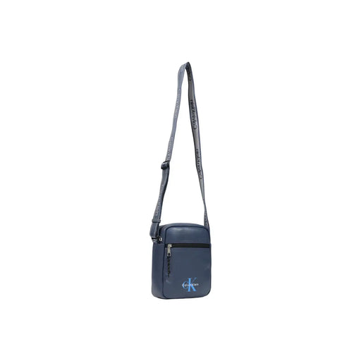 Dunkelblau Calvin Klein Herren-Umhängetasche mit auffälligem Logo-Webband und passendem Riemen, hellblaues Logo, B 18 cm