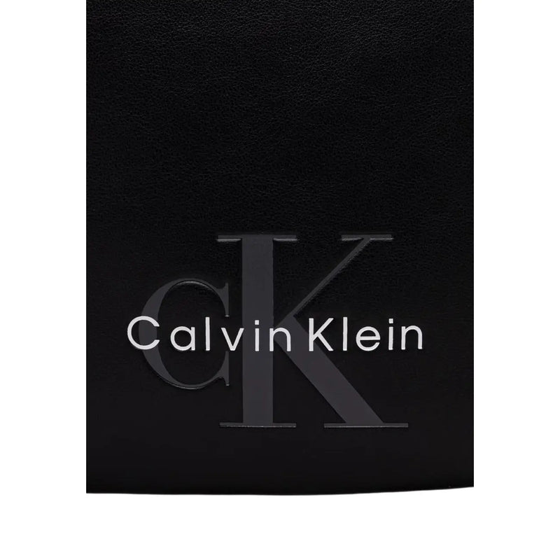 Calvin Klein Herren-Umhängetasche aus schwarzem Leder mit markantem Logo und 17 cm Breite