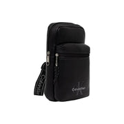 Calvin Klein Herren-Umhängetasche mit auffälligem Logo, schwarzem Webband, elegantem, minimalistischem Design und silberfarbenen Reißverschlüssen