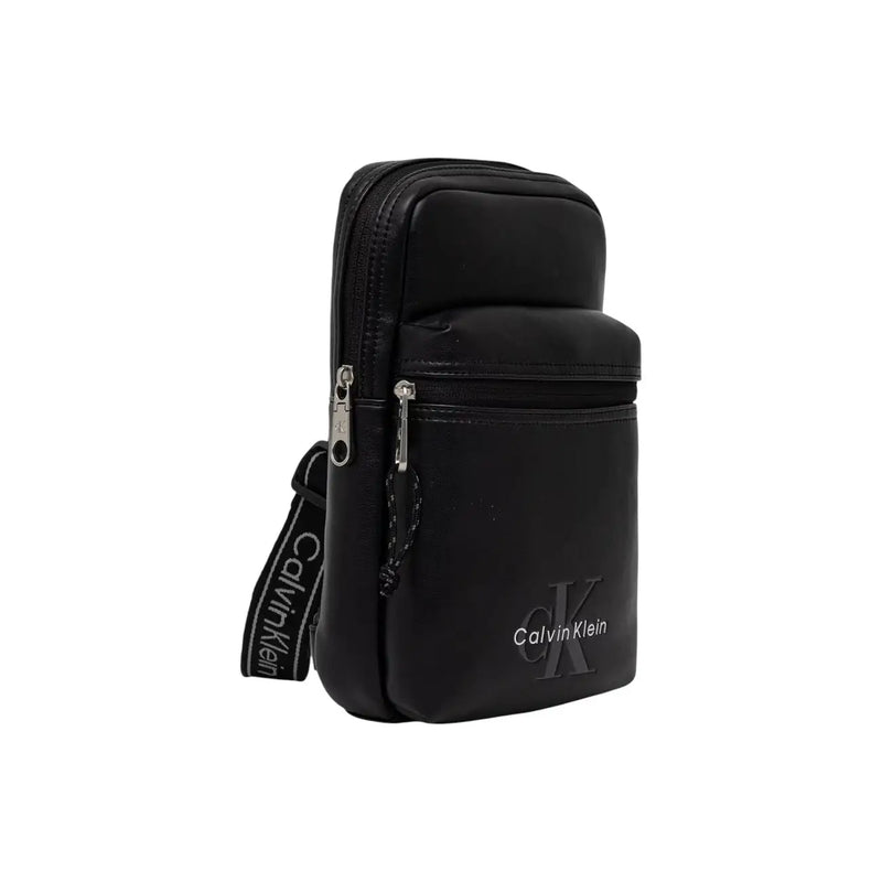Calvin Klein Herren-Umhängetasche mit auffälligem Logo, schwarzem Webband, elegantem, minimalistischem Design und silberfarbenen Reißverschlüssen