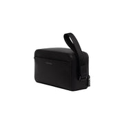 Schwarz Calvin Klein Rechteckige Herren-Kulturtasche mit Emblem, strukturierter Lederoberfläche und top handhaben