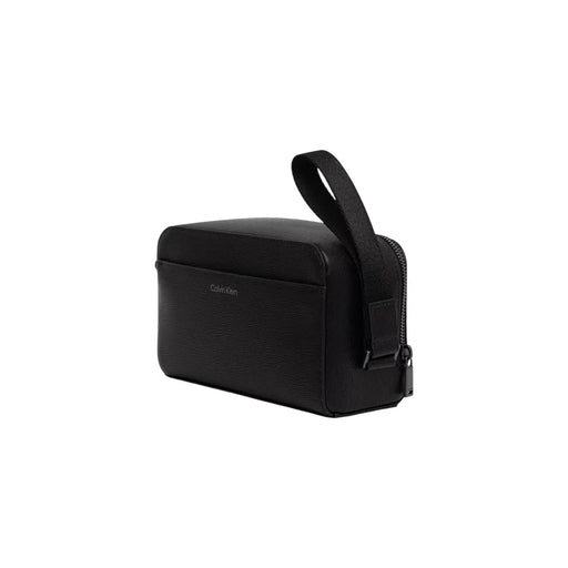 Schwarz Calvin Klein Rechteckige Herren-Kulturtasche mit Emblem, strukturierter Lederoberfläche und top handhaben