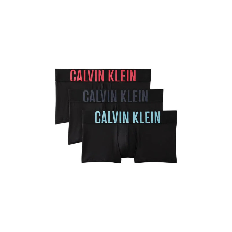 Schwarze Calvin Klein Herren-Baumwoll-Trunks mit niedrigem Bund, 3er-Pack, mit auffälligen, farbenfrohen Logostreifen in Rot, Grau und Hellblau