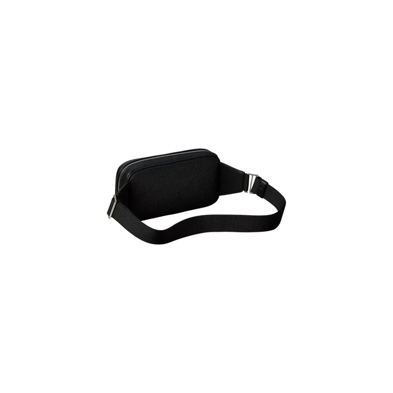 Calvin Klein Schwarze, perforierte Herren-Bauchtasche aus strukturiertem Polyurethan mit minimalistischen, silberfarbenen Beschlägen