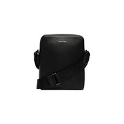 Schwarz Calvin Klein Herren-Schultertasche aus strukturiertem Polyurethanleder mit verstellbarem Schulterriemen, 17 x 21 x 7 cm