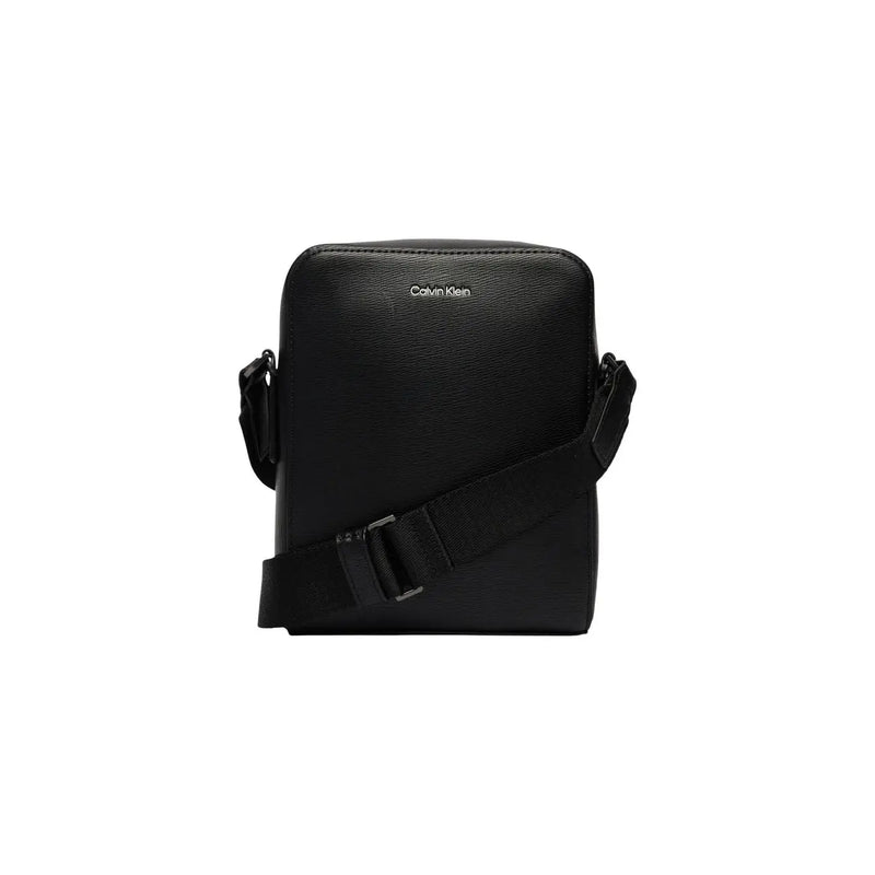 Schwarz Calvin Klein Herren-Schultertasche aus strukturiertem Polyurethanleder mit verstellbarem Schulterriemen, 17 x 21 x 7 cm