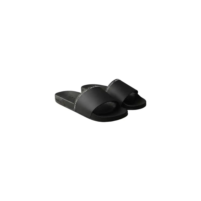 Calvin Klein Schwarze Herren-Sandalen mit offener Zehenpartie, elegantem Polyurethan-Design und dezentem weißen Markenlogo am Riemen