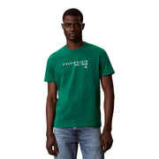 Grünes Calvin Klein Herren-T-Shirt mit weißem Logo, Rundhalsausschnitt, Kurzarm, aus Baumwolle, für die Freizeit.