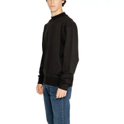 Calvin Klein men’s black crewneck sweatshirt with ribbed cuffs and hem for casual wear