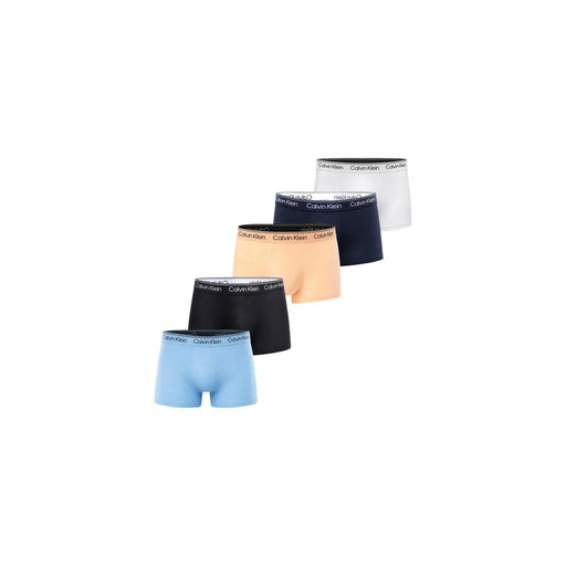 Set aus fünf Calvin Klein Herren-Slips mit niedrigem Bund in den Farben Hellblau, Schwarz, Pfirsich, Marineblau und Weiß für den täglichen Gebrauch