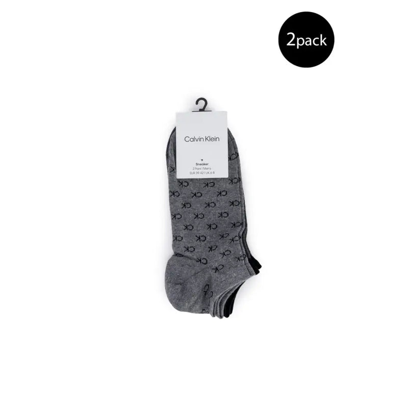 Zweierpackung grau Calvin Klein Knöchelsocken mit sich wiederholendem CK-Muster für die Herren-Frühjahr/Sommer-Kollektion