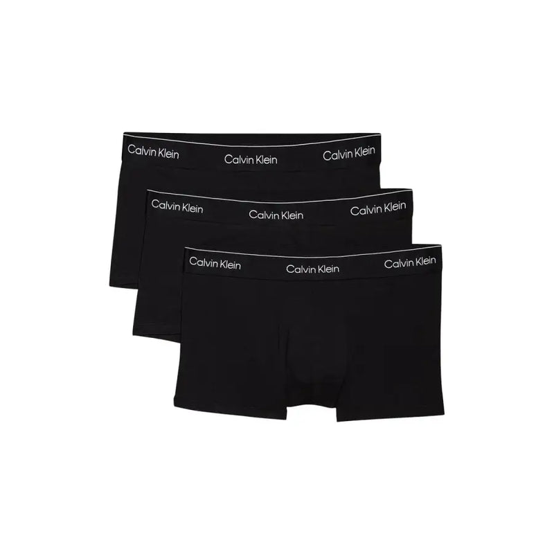 Schwarze Calvin Klein Boxershorts mit weißem Logo-Besatz, entworfen für Herren und bieten bequeme Unterwäsche für jeden Tag