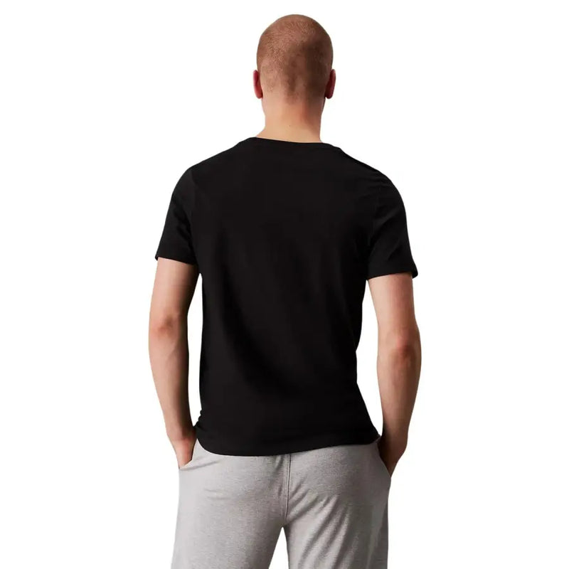 Calvin Klein Herrenunterwäsche, schwarz, kurzärmelig, Rundhalsausschnitt t-shirt Aus weicher Baumwolle für angenehmen Tragekomfort im Alltag.