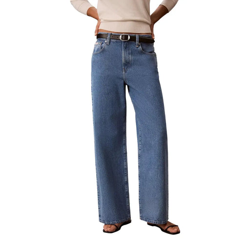 Calvin Klein Damen-Jeans aus blauem Baumwoll-Denim mit mittlerer Waschung, weitem Bein und klassischem Fünf-Taschen-Design