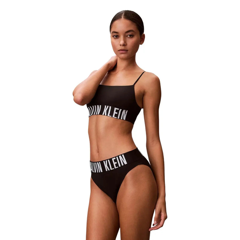 Schwarz Calvin Klein Damen-Bikini-Unterwäsche-Set mit hohem Bund und weißem Logo-Schriftzug aus 92 % Polyester