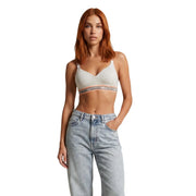Ein helles Grau Calvin Klein Damen-Lift-Bralette mit pfirsichfarbenem, elastischem Logo-Band aus weißem Baumwoll-Modal-Stretch